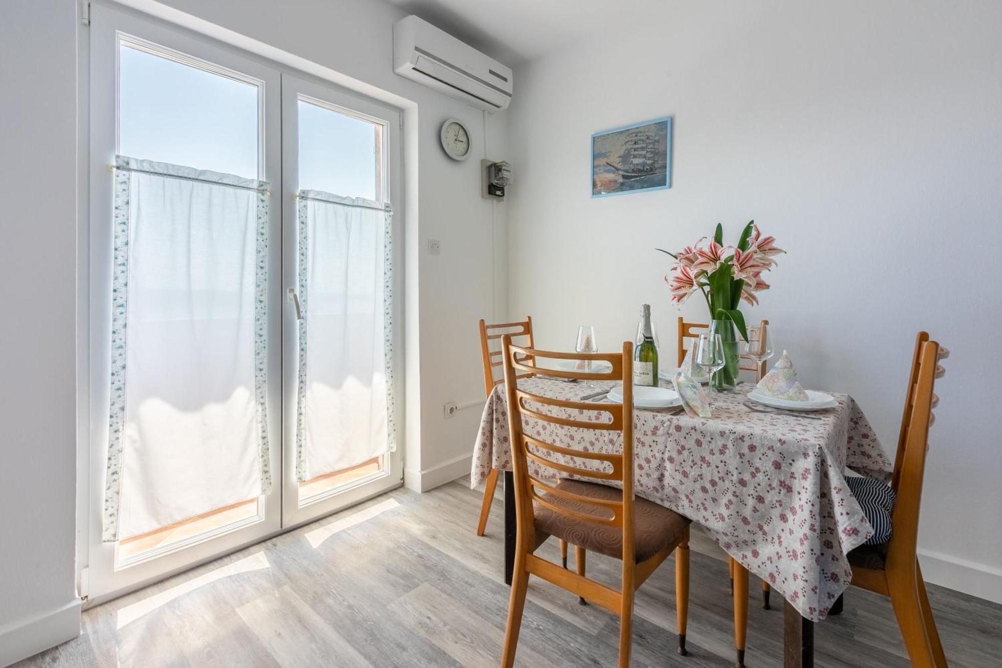 Apartments Ljiljana Supetarska Draga Εξωτερικό φωτογραφία